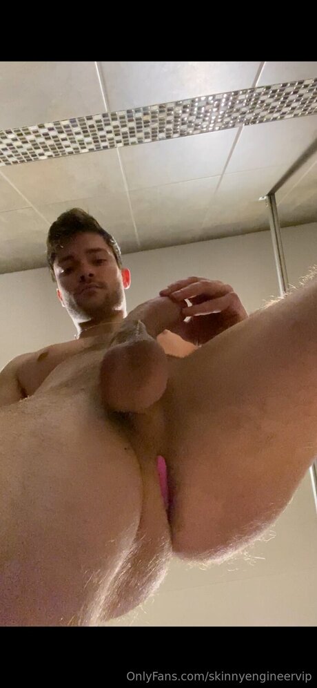 Skinnyengineervip pornstar picture