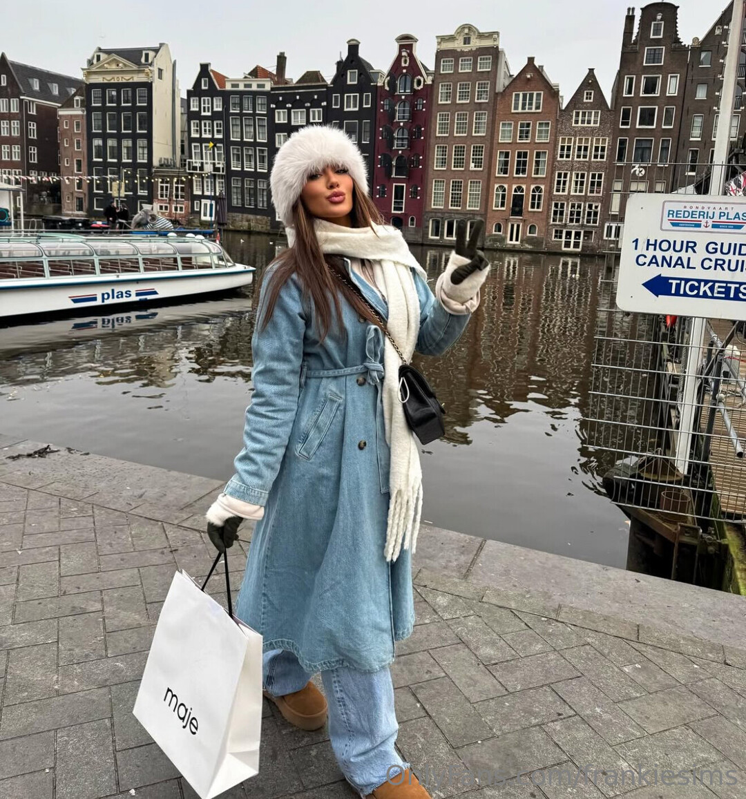 Frankiesims model nudes pictures