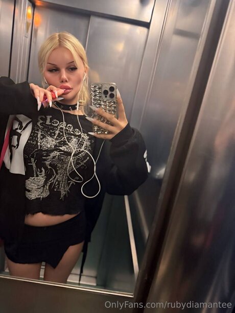 Rubydiamantee model adult galleries