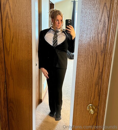 Zenizounds model pretty image