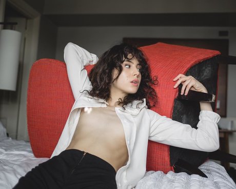 Mina Bell_ model top images