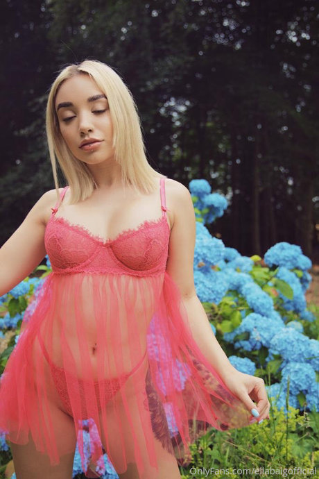 Ella Baig xxx actress photos