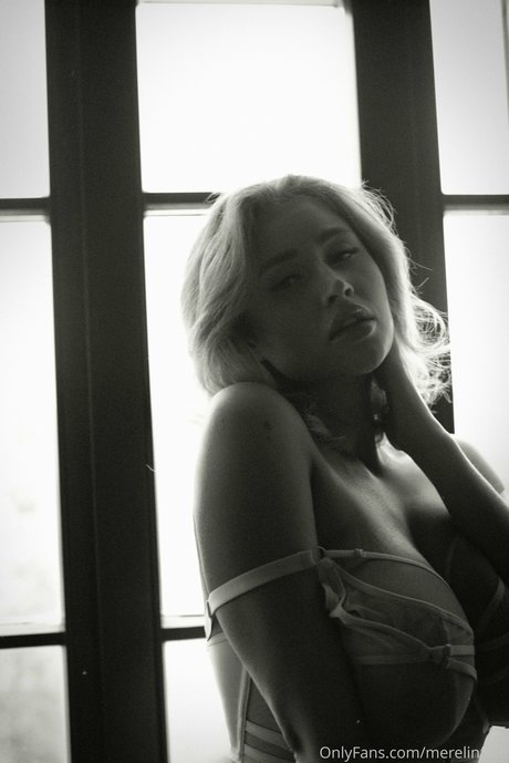 Merelin_ hd pornstar pic
