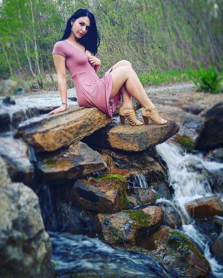 Cindy Brunet thumbnail