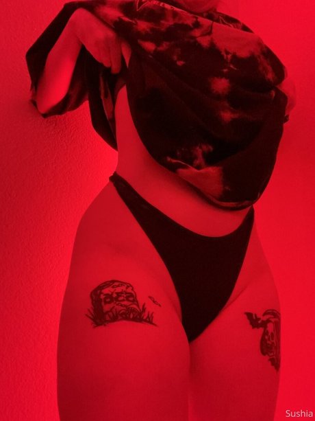 Sushia nude model pics
