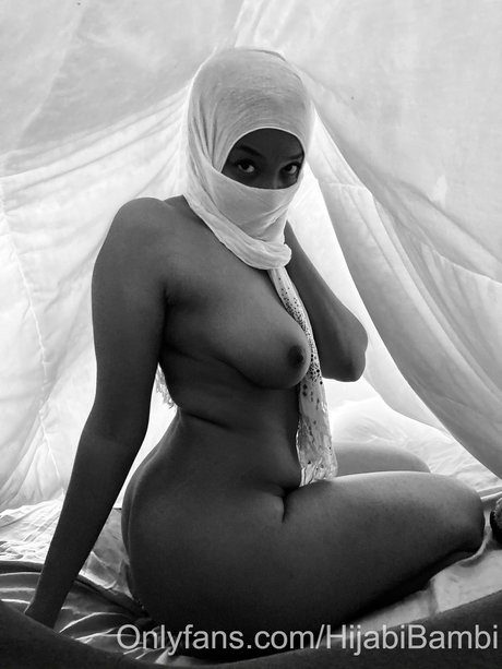 Hijabi Bambi model pretty image