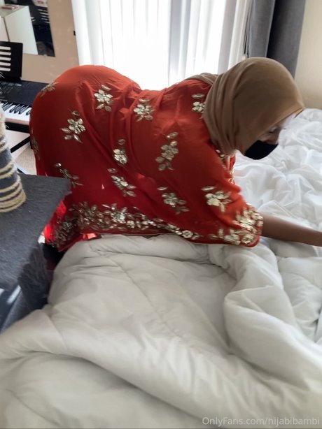 Hijabi Bambi top model pic