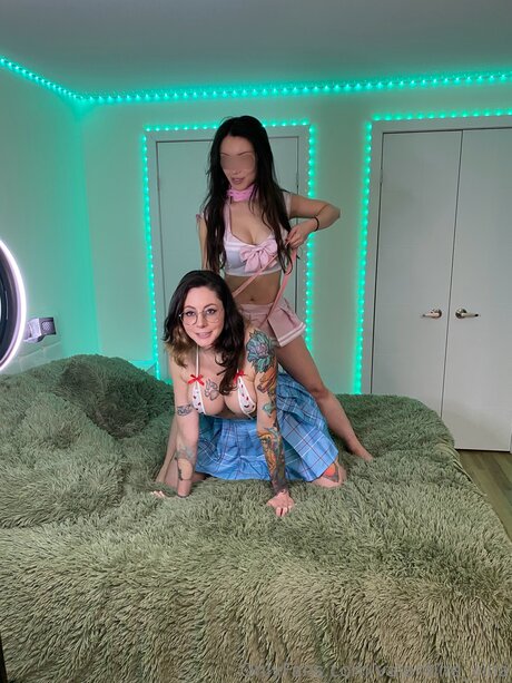 Valentine Vina model naked pic