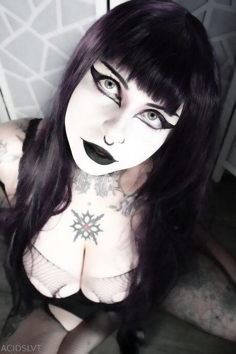 Acidslvt model nude photos