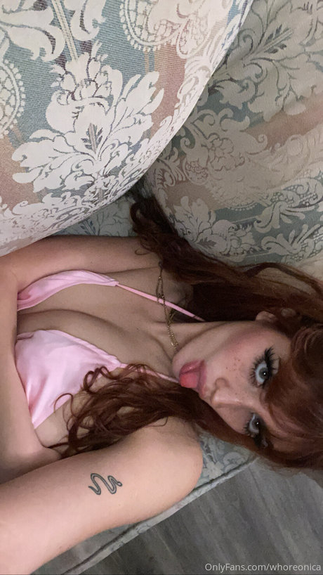 Whoreonica model art pic