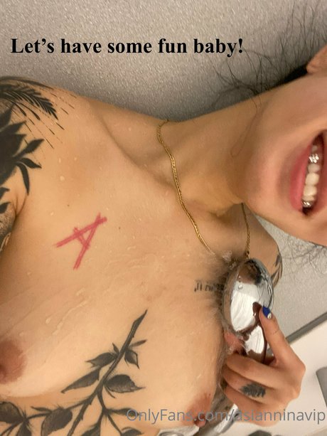 Asianninavip model nude gallery