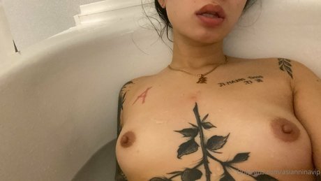 Asianninavip naked model archive