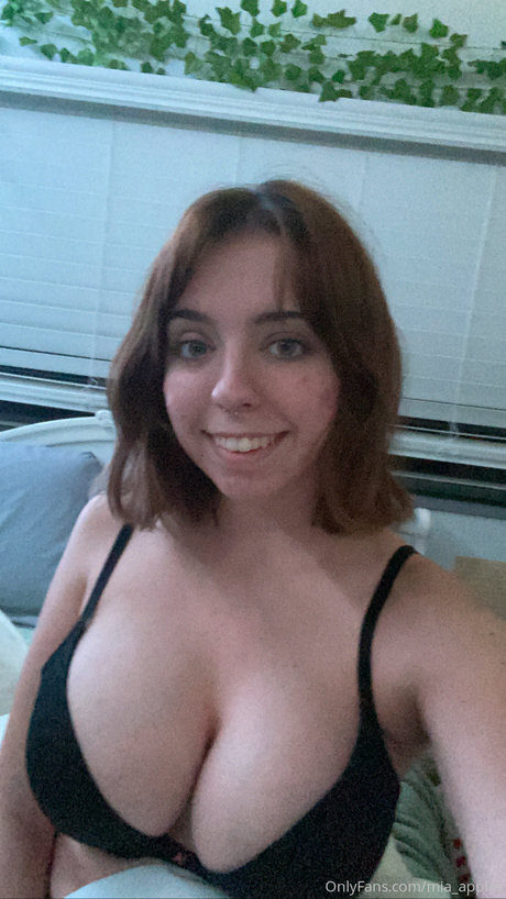 Ben Shapiro beautiful model pictures