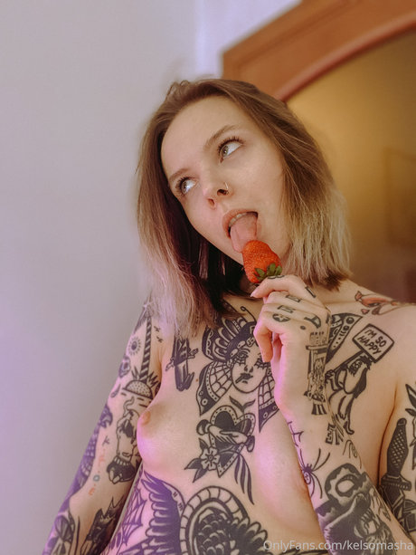 Tattooed Russian naked star pictures