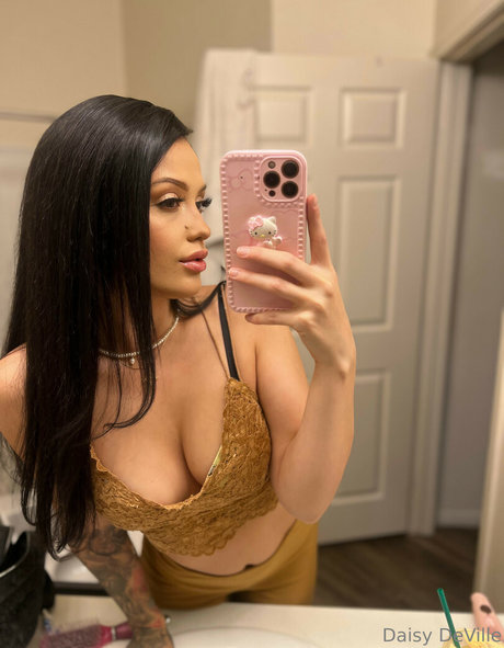 Daisy Deville sexy star pics