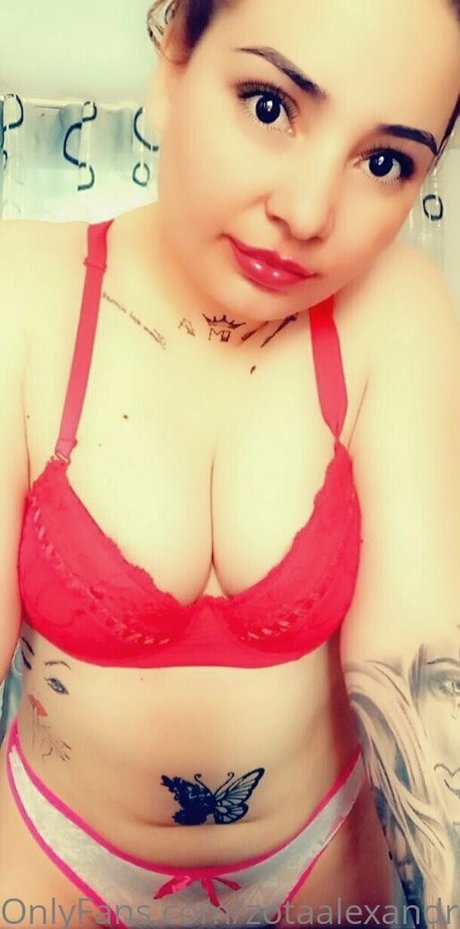 zotaalexandra perfect star pic