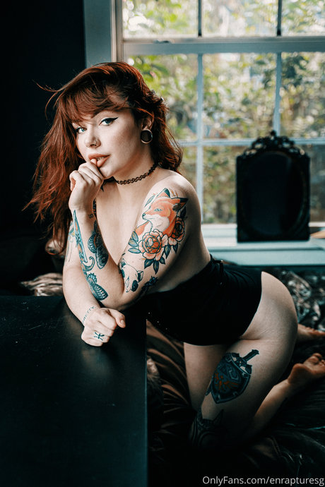_Elise Tails pornstar nude img