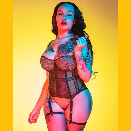 Sara Gold Iamsaragold model erotic photo