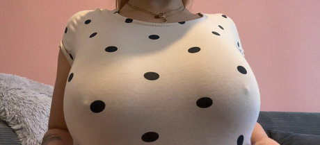 zuckermauss model free picture