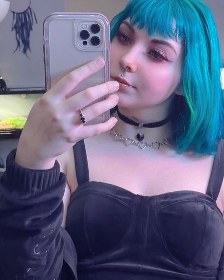 Misty Ide Bloodlustelf pretty pornstar pic