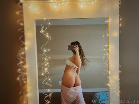 Duna D O N U T S star adult galleries