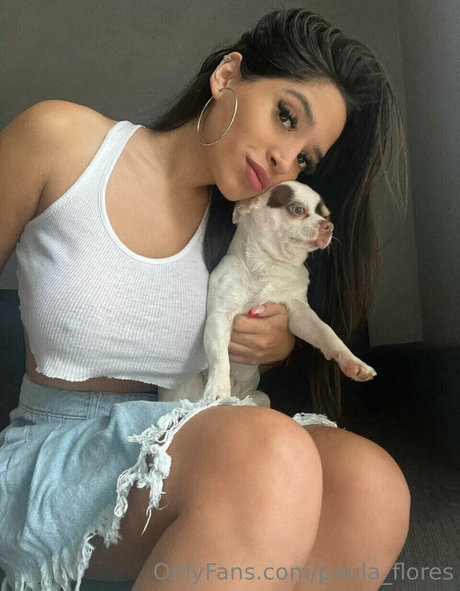 Paula Flores star pornographic photos