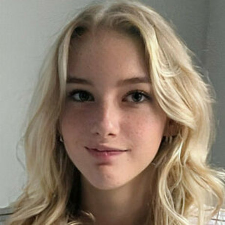 zooemoore sex star photo