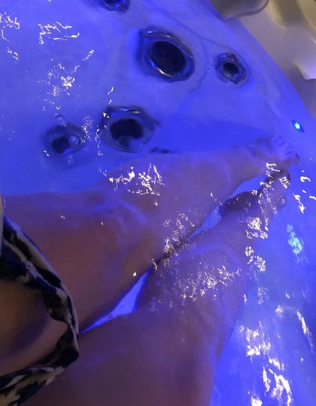 zoeykatexo2 nude star image