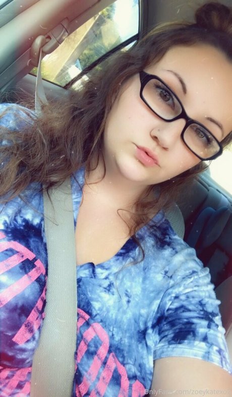 zoeykatexo2 pornstar high quality pictures