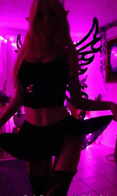 Emerald Wildea model porn archive