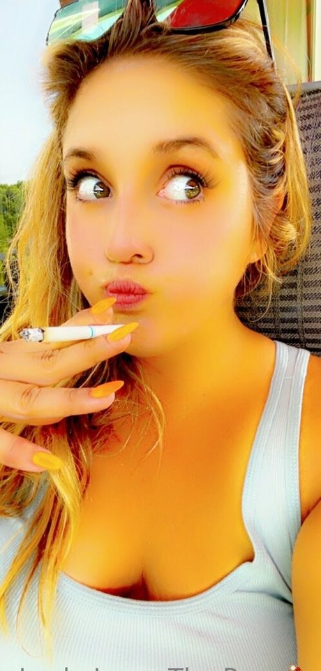 Layla Jones pretty actress galleries