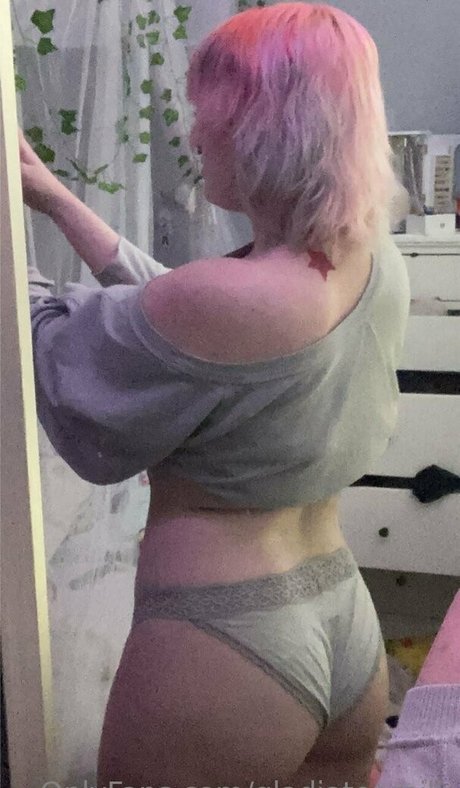 Lulunalax actress pics