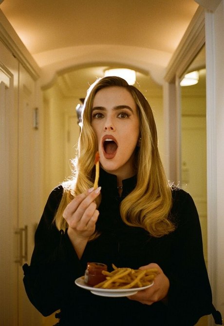 Zoey Deutch actress galleries