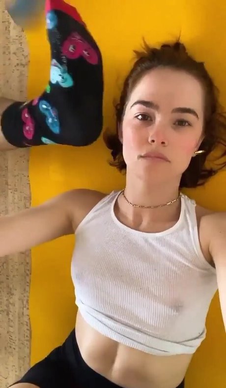Zoey Deutch model nice images