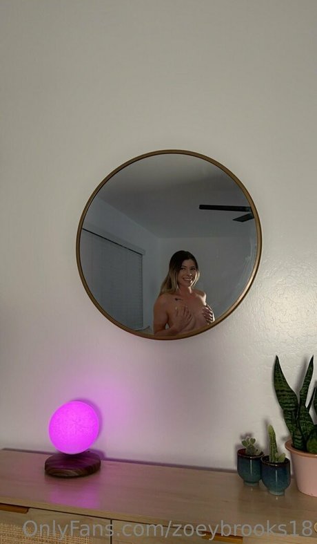 zoeybrooks18 pornographic actress pics