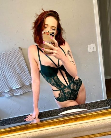 Zoeybrooks star photos