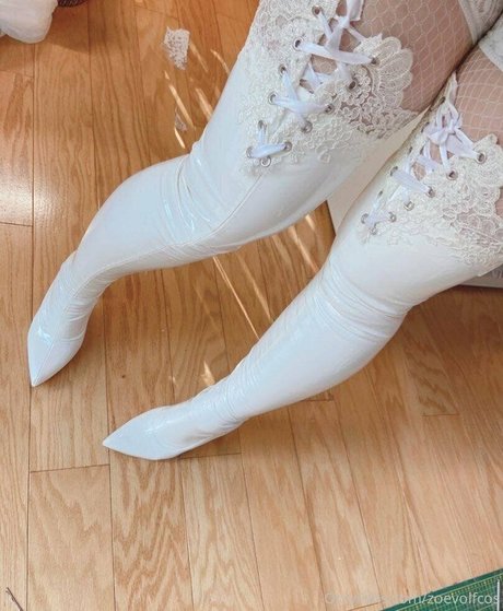 zoevolfcos pretty pornstar gallery