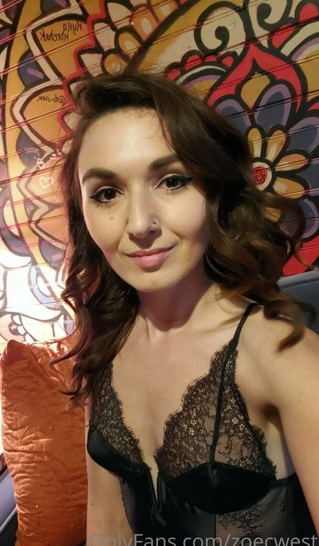 zoesfrenchpress pornstar pretty img