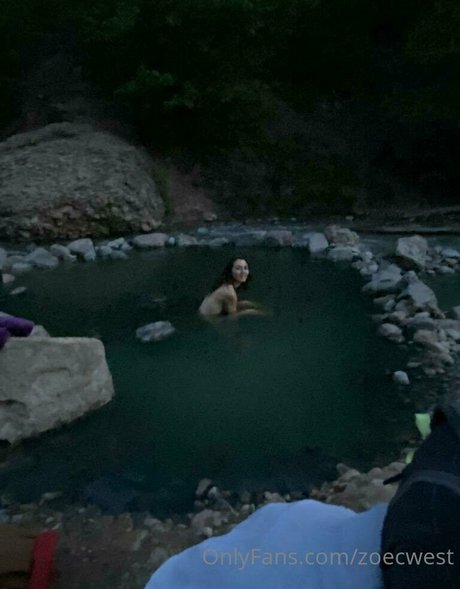 zoesfrenchpress exclusive actress img