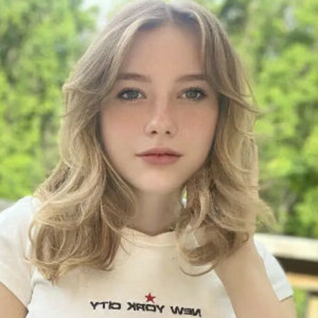 Zoe Moore nudes actress gallery