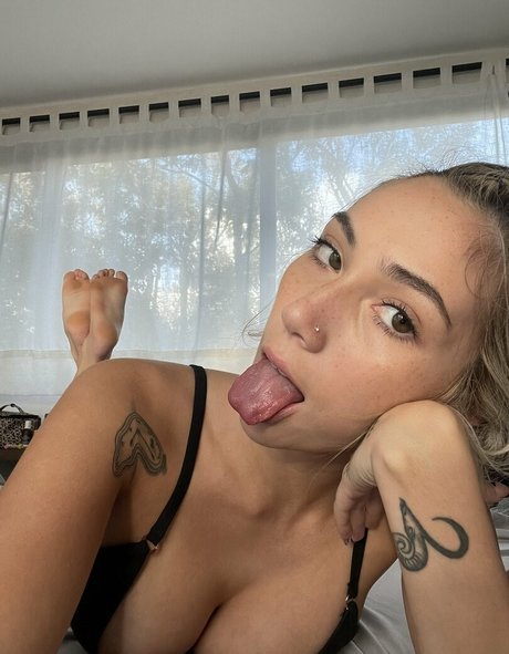 Zoella McKay perfect model pic