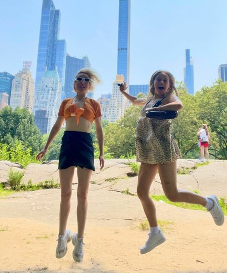 Zoe Lister Jones high quality actress images