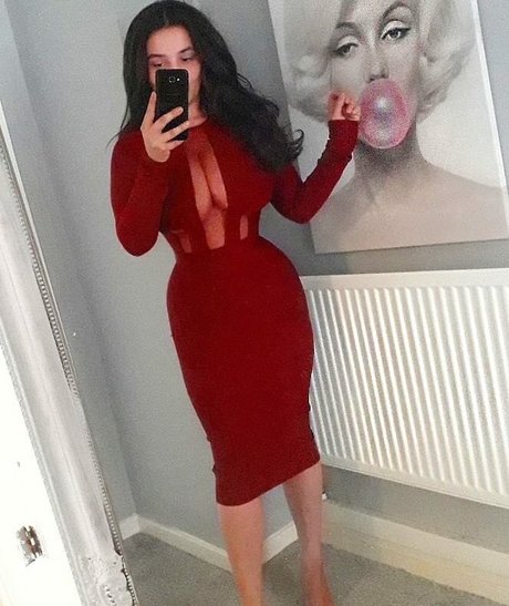 Zoe Leanne Cooper pretty actress pictures