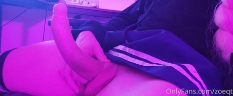 zoeqt hot pornstar photo