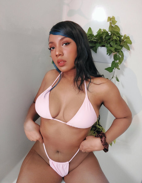 zerosuitsami hd pornstar pic