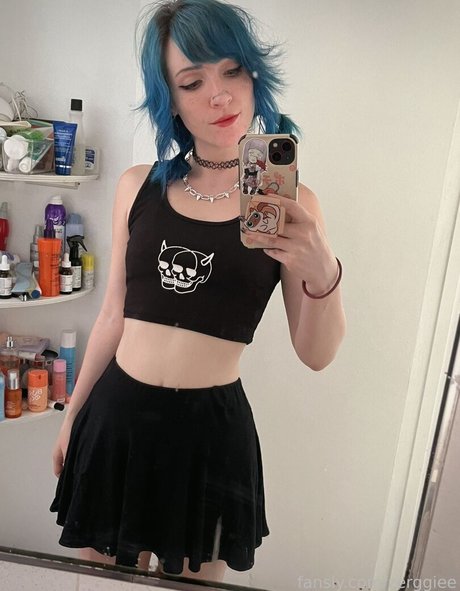 zerggiee model art pics