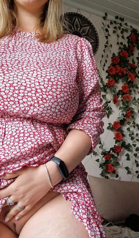 Pola Rainbow adult actress pic