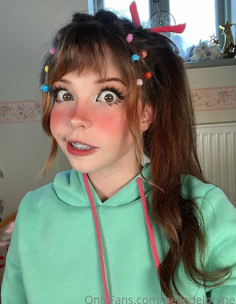 Belle Delphine model hd photo