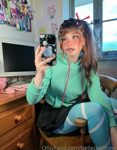 Belle Delphine model erotic pic