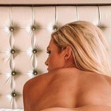 Itsnicoleeee model galleries